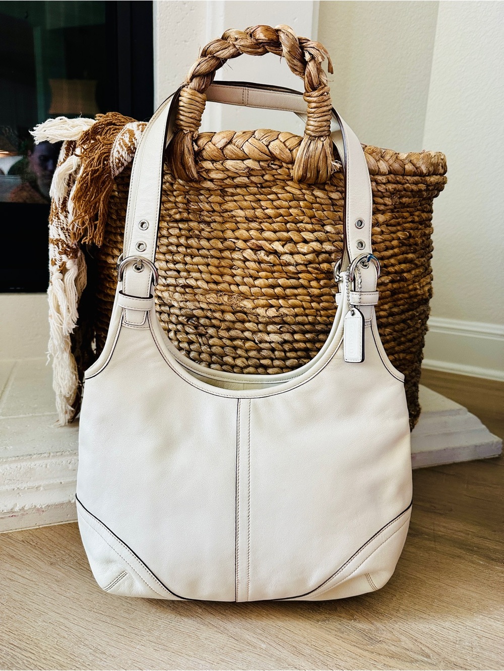 Coach SoHo Flap Cream Leather Shoulder Bag Vintage